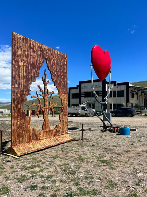 City Monumen Symbol Production (31)